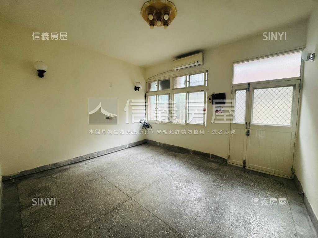 龍岡｜龍泉街雙併前院透天房屋室內格局與周邊環境