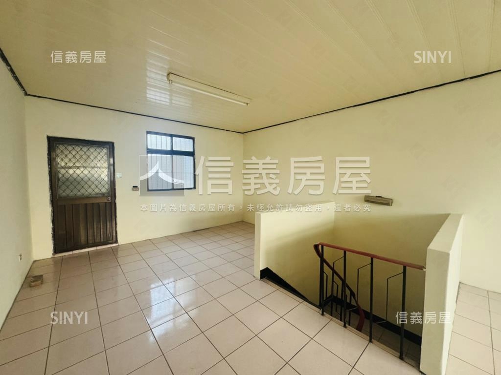 龍岡｜龍泉街雙併前院透天房屋室內格局與周邊環境