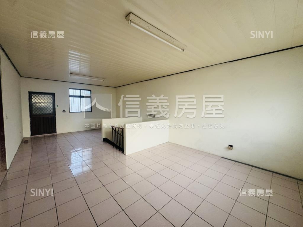 龍岡｜龍泉街雙併前院透天房屋室內格局與周邊環境