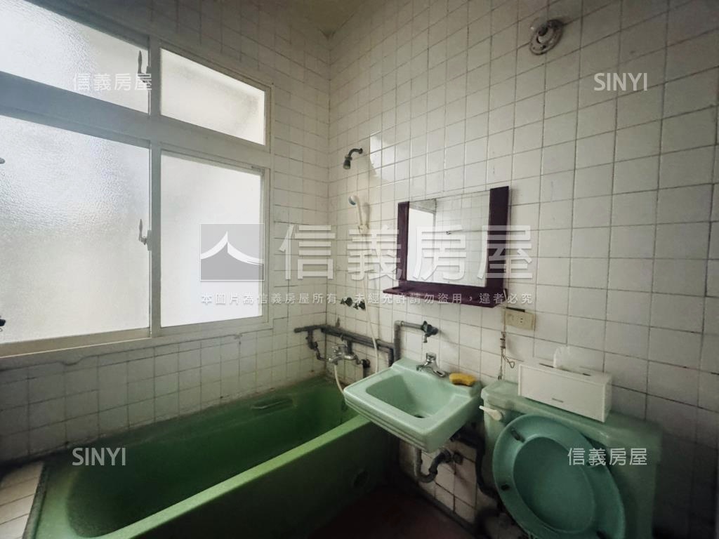 龍岡｜龍泉街雙併前院透天房屋室內格局與周邊環境