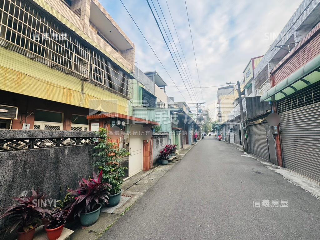 龍岡｜龍泉街雙併前院透天房屋室內格局與周邊環境