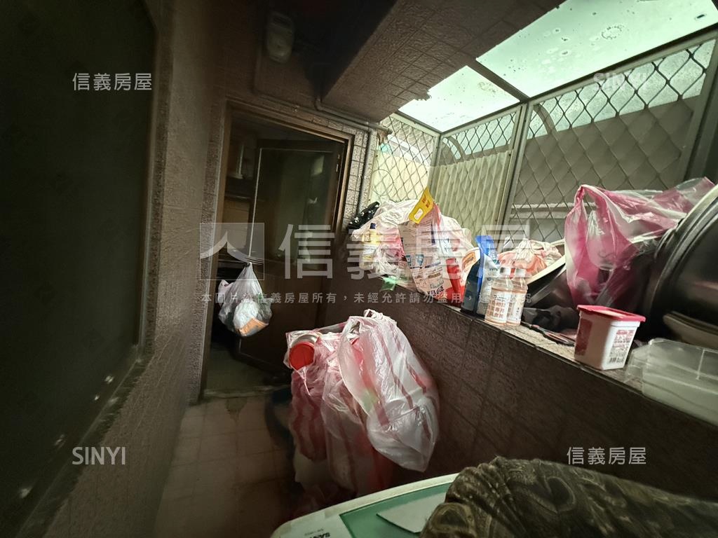 仁愛巨星～愛房屋室內格局與周邊環境