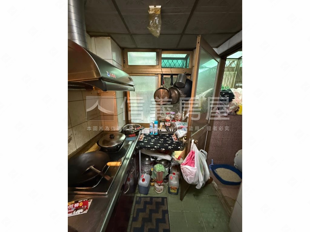 仁愛巨星～愛房屋室內格局與周邊環境