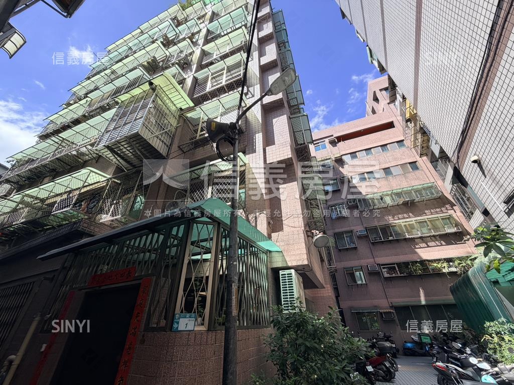 仁愛巨星～愛房屋室內格局與周邊環境
