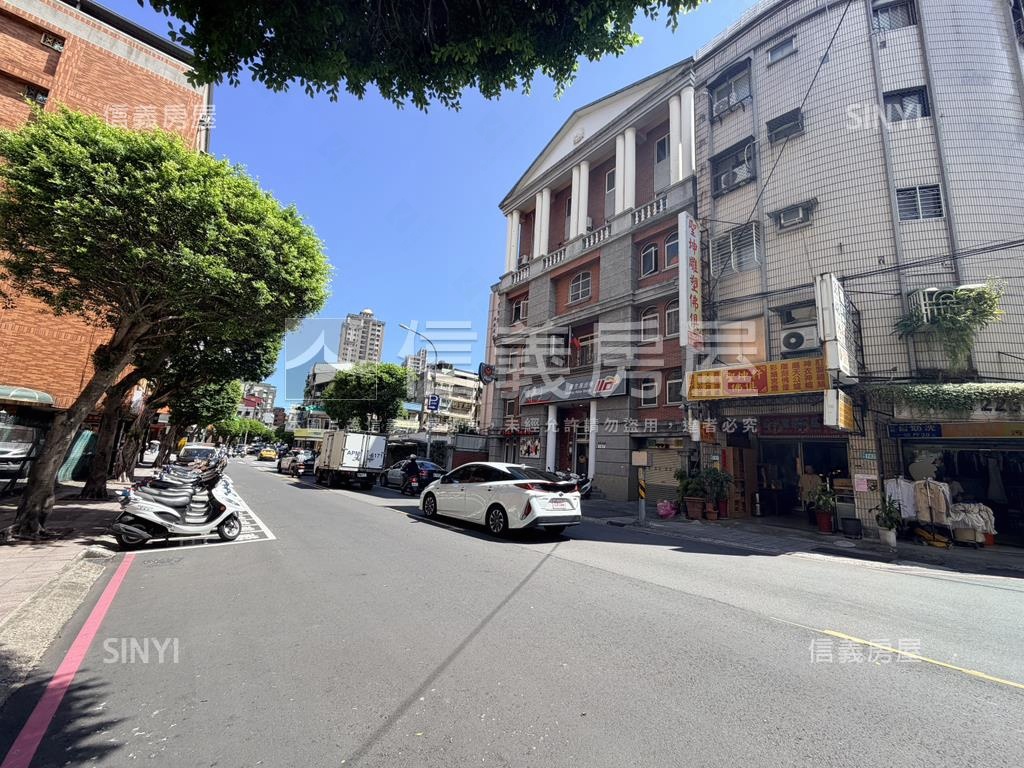 仁愛巨星～愛房屋室內格局與周邊環境