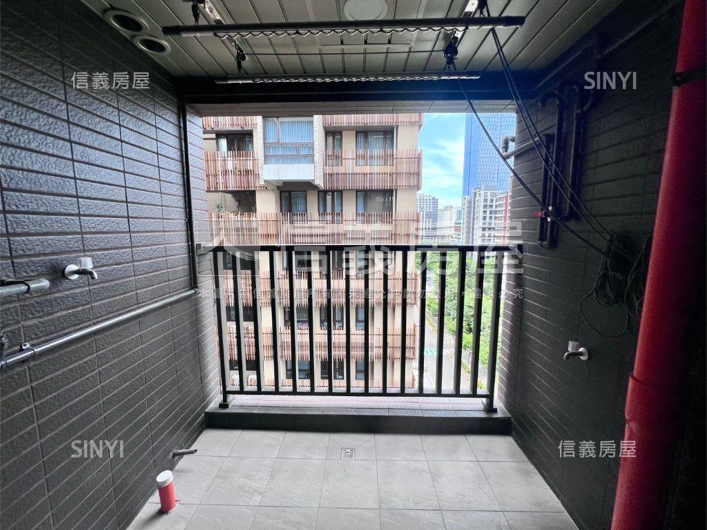 校園美景三房平面車位房屋室內格局與周邊環境