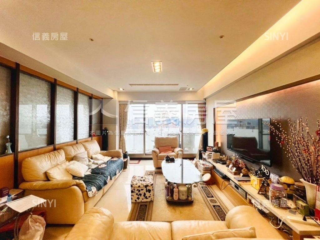 國泰雙坡平車位景觀四房房屋室內格局與周邊環境