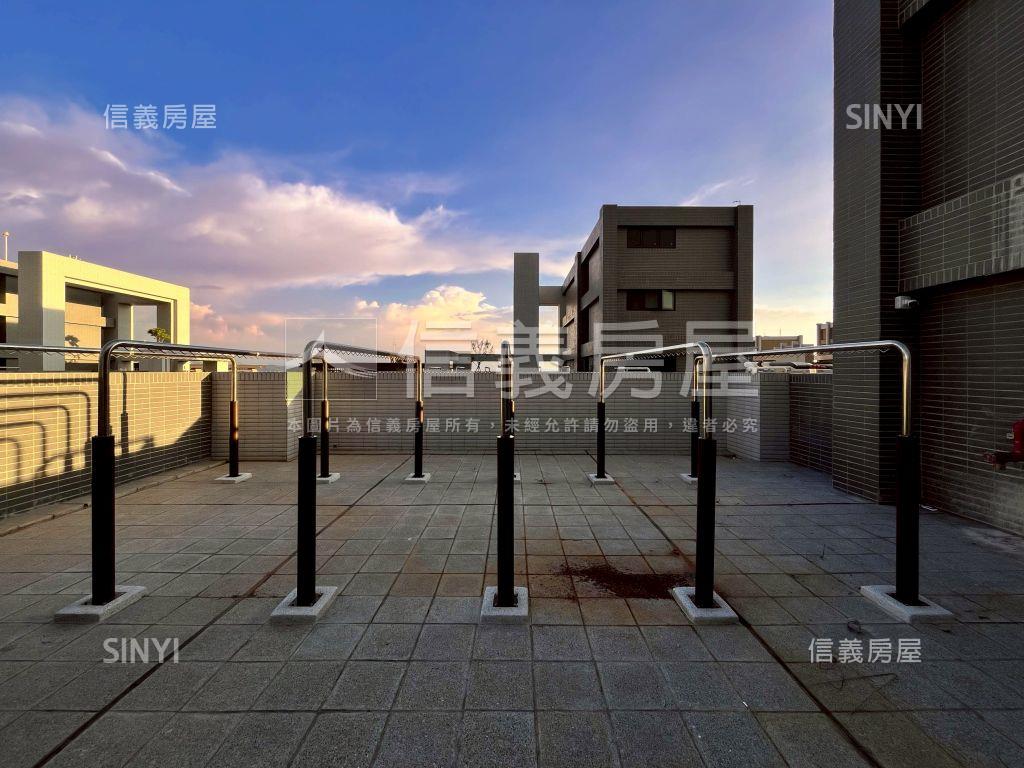 首購皇普莊園高樓平車房屋室內格局與周邊環境