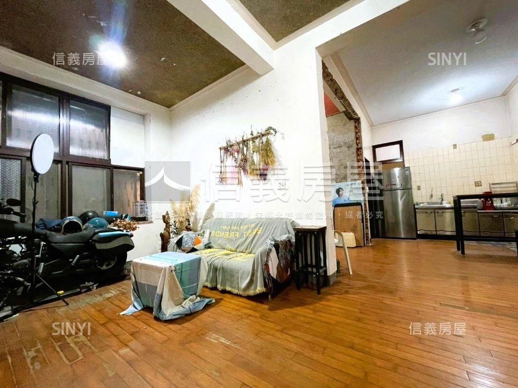近南台南副都心四面採光墅房屋室內格局與周邊環境