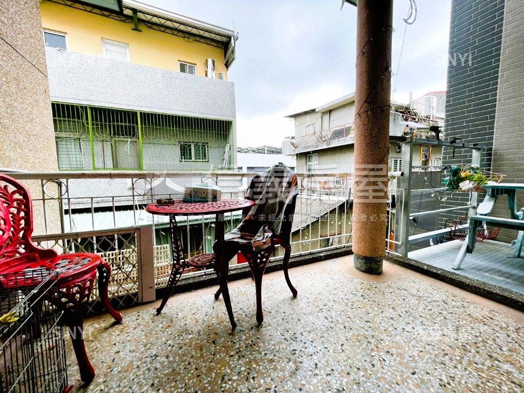 近南台南副都心四面採光墅房屋室內格局與周邊環境