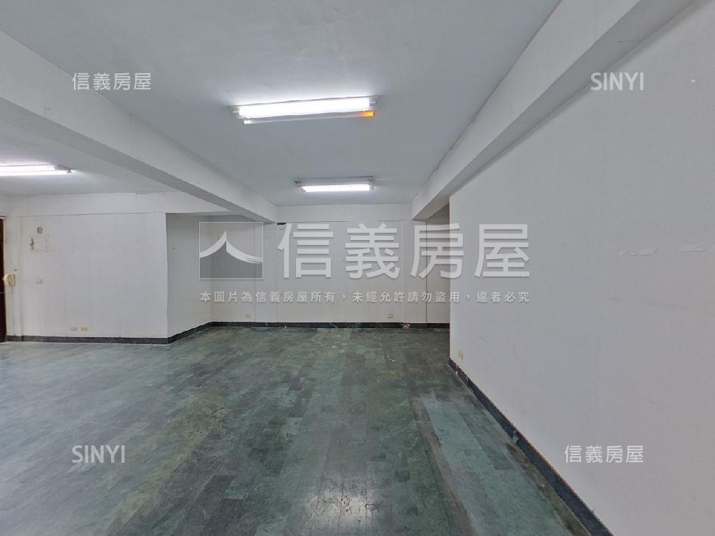 近大直捷運站。方正美寓房屋室內格局與周邊環境
