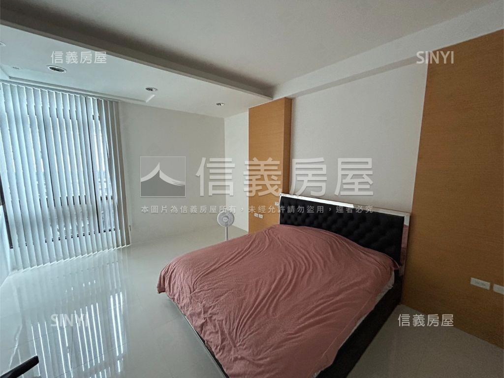 中央新村挑高三房平面車位房屋室內格局與周邊環境