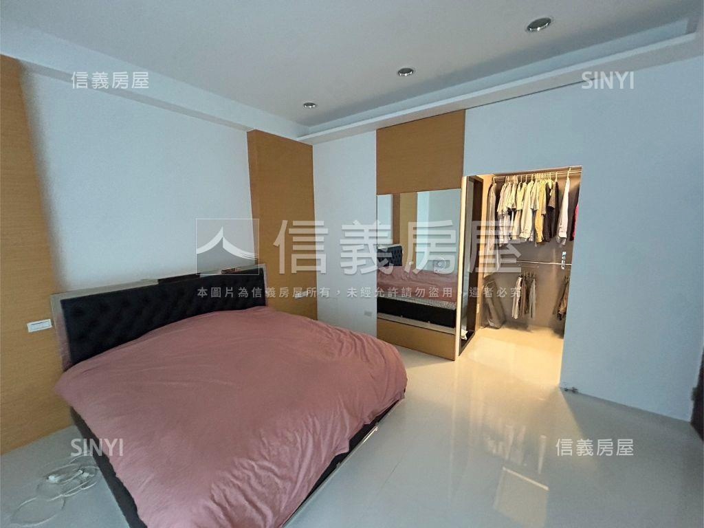 中央新村挑高三房平面車位房屋室內格局與周邊環境