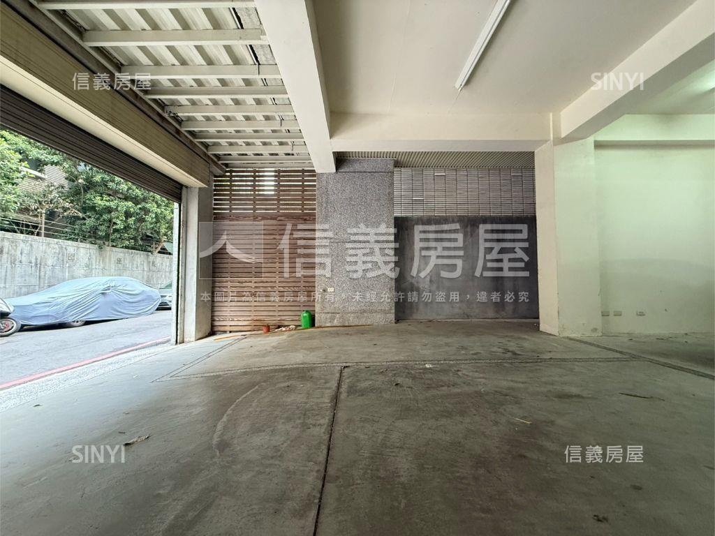 中央新村挑高三房平面車位房屋室內格局與周邊環境