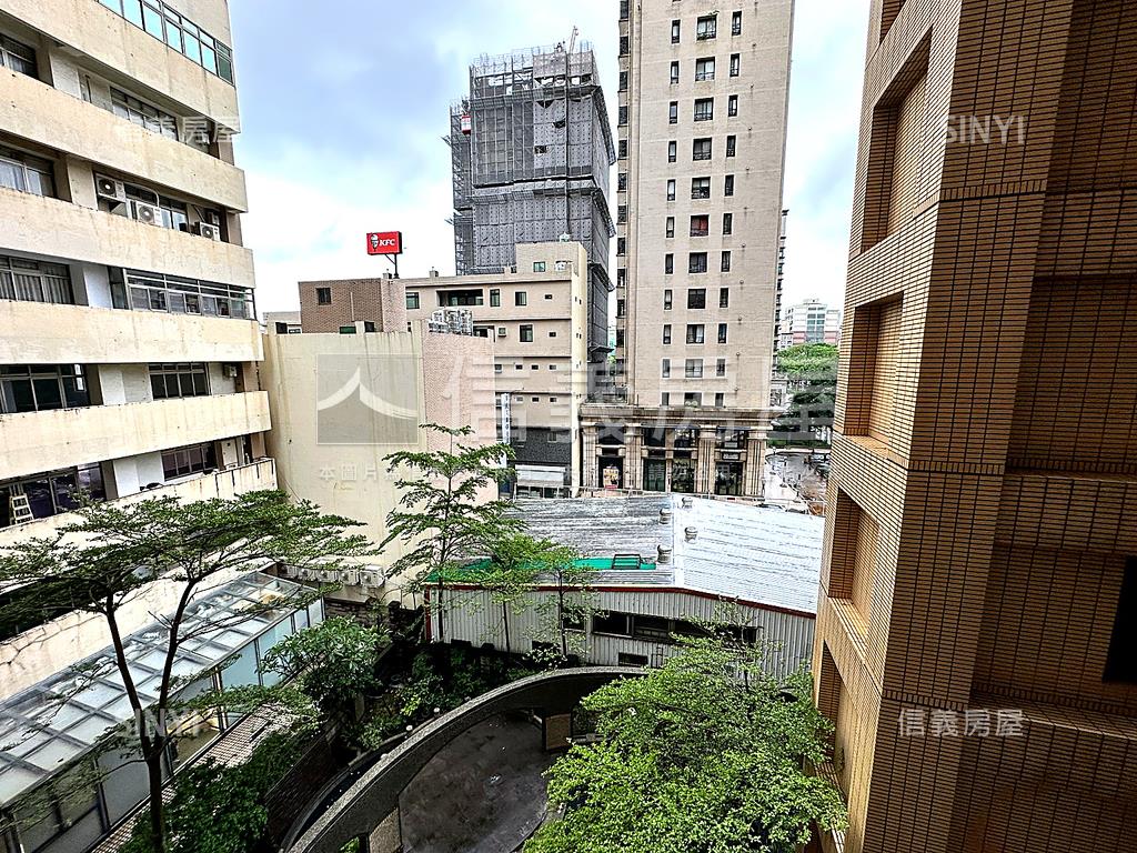 百達翡翠美４房車位房屋室內格局與周邊環境