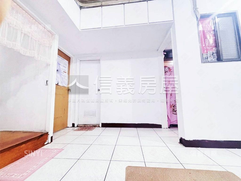 近土城捷運‧台北熱帶３房房屋室內格局與周邊環境