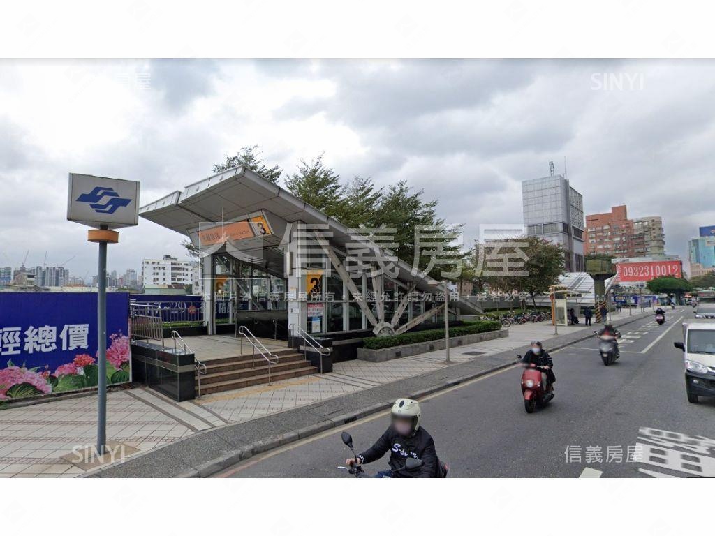 久年快晴次頂樓三房車位房屋室內格局與周邊環境