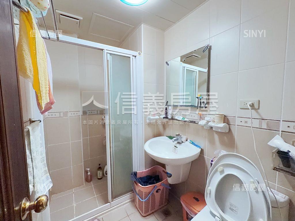 近高鐵採光四房雙車位房屋室內格局與周邊環境