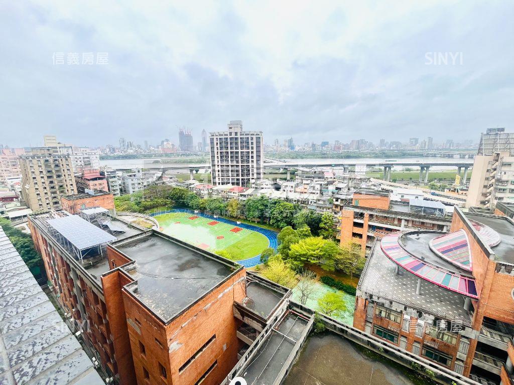 奢華兩房高樓俯視校園景房屋室內格局與周邊環境