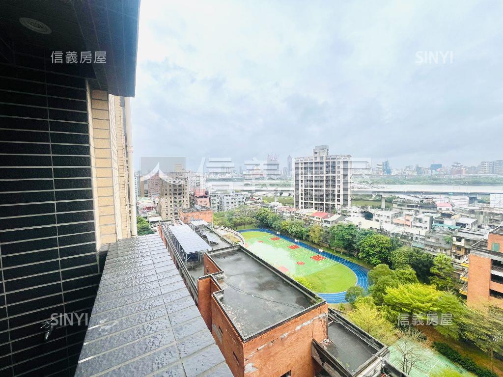 奢華兩房高樓俯視校園景房屋室內格局與周邊環境