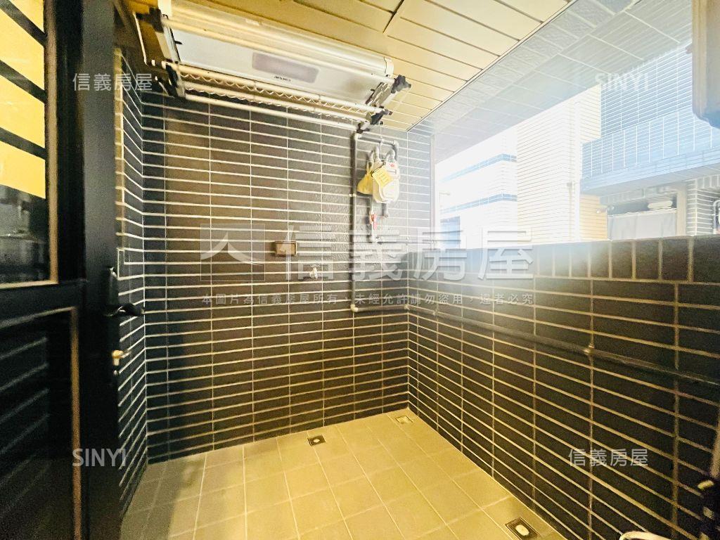 奢華兩房高樓俯視校園景房屋室內格局與周邊環境