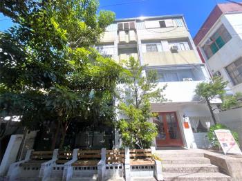 近成大約９０地坪收租店宿