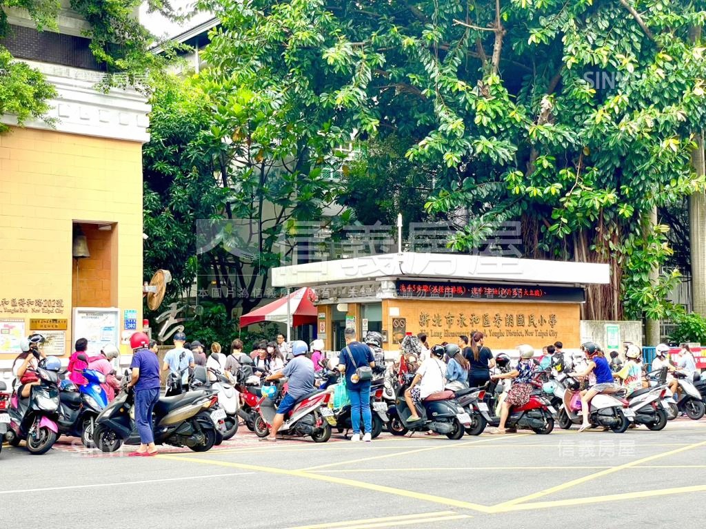 近秀朗國小３房房屋室內格局與周邊環境