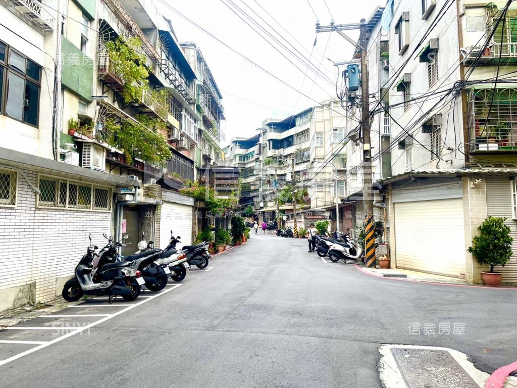 近秀朗國小３房房屋室內格局與周邊環境