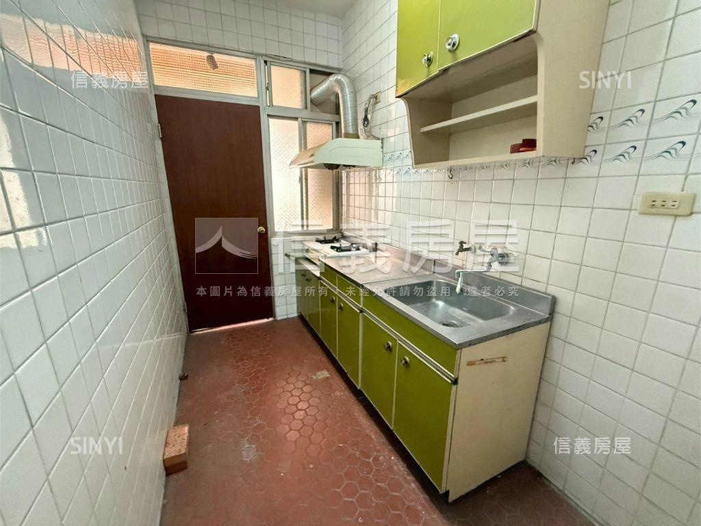 公館街方正３房房屋室內格局與周邊環境