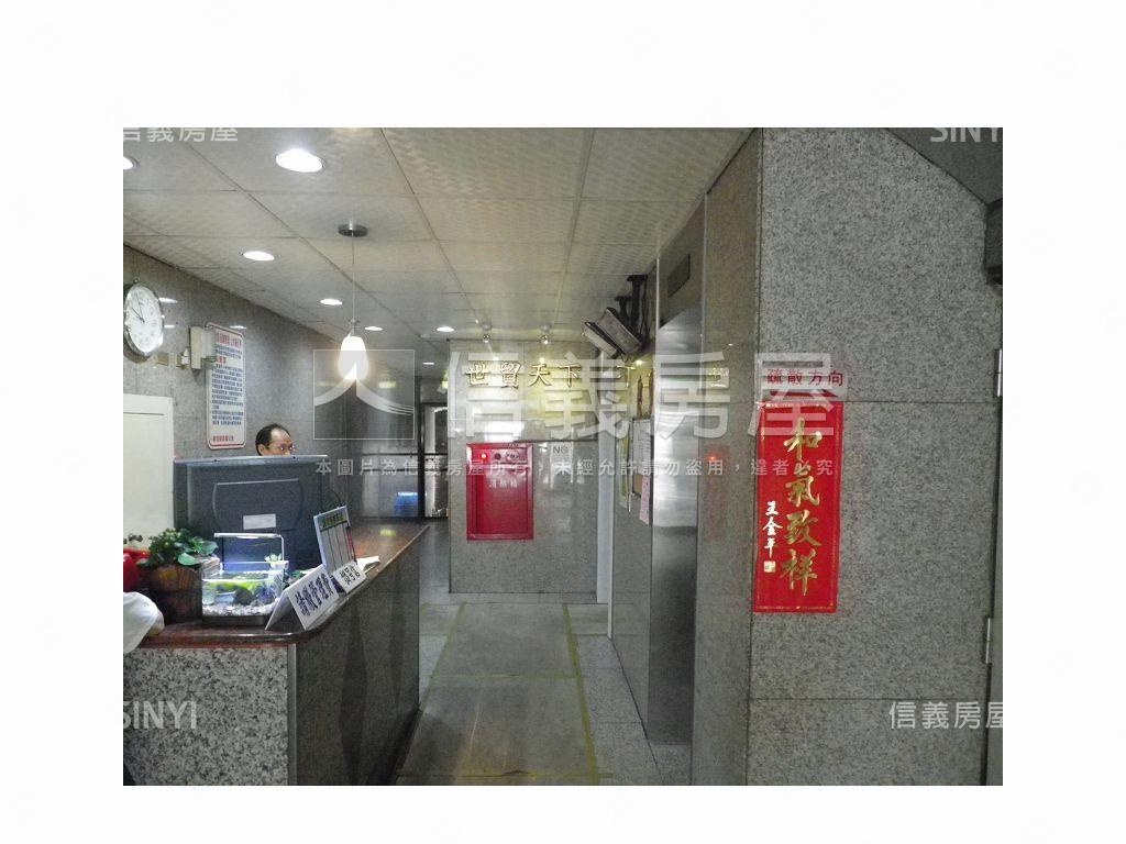 近１０１捷運世貿天下３樓房屋室內格局與周邊環境