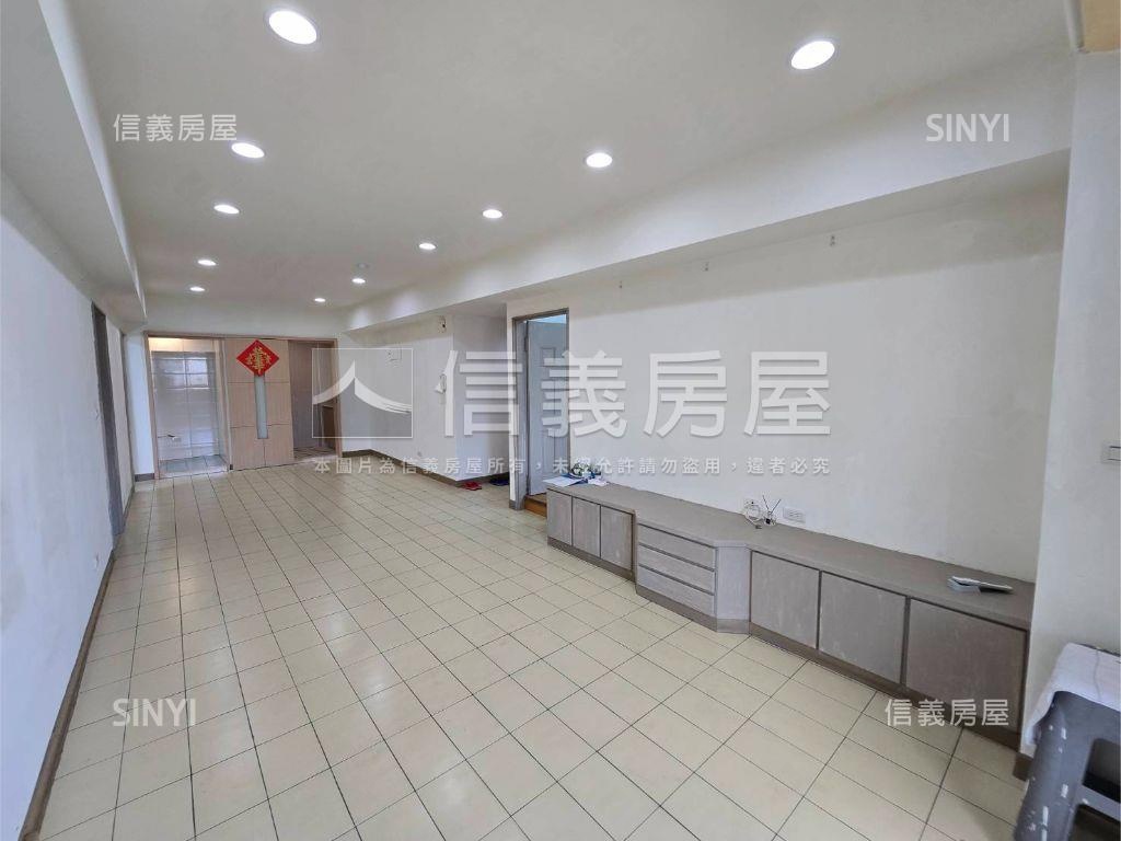 市府看１０１三房電梯房屋室內格局與周邊環境