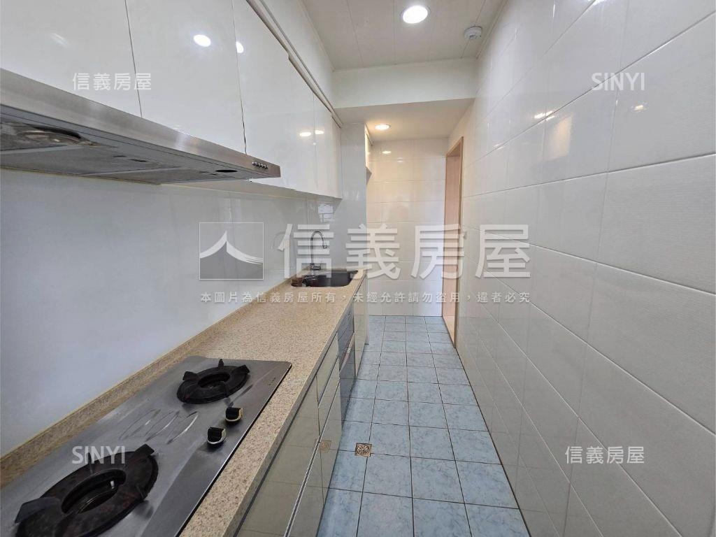 市府看１０１三房電梯房屋室內格局與周邊環境