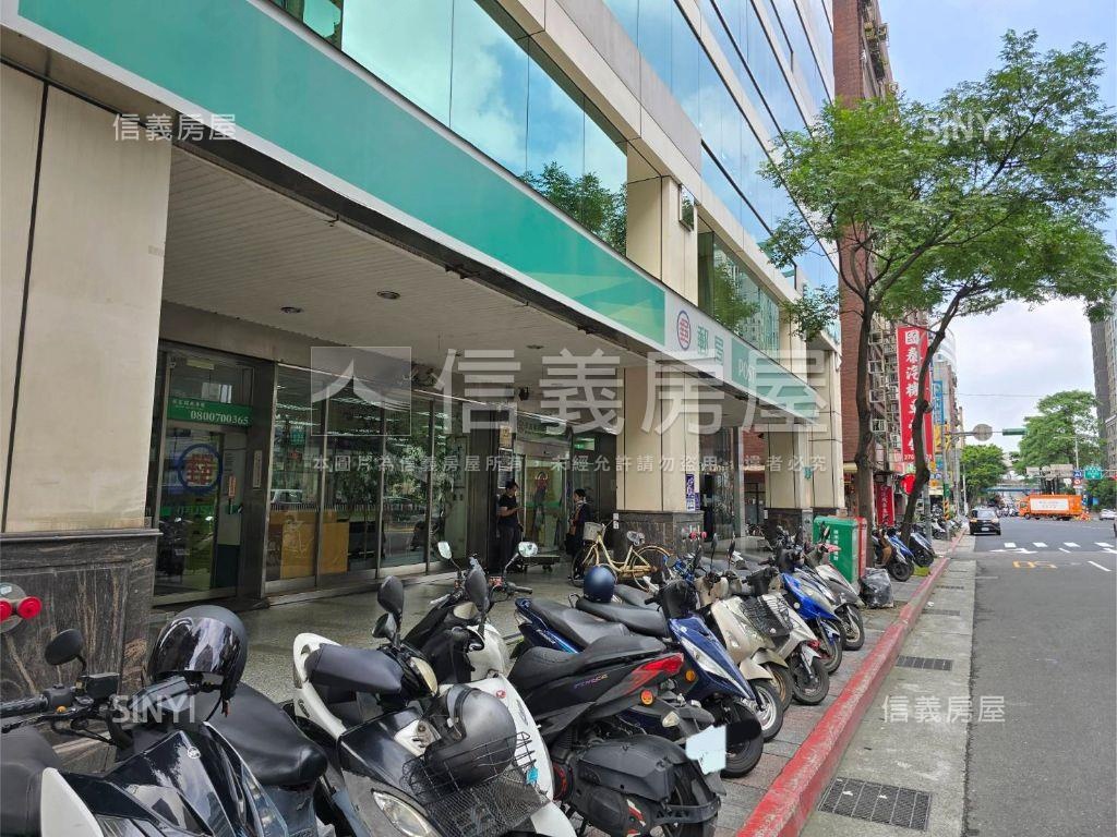 市府看１０１三房電梯房屋室內格局與周邊環境