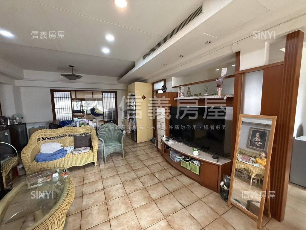 由鉅建設樓中樓四房大平車房屋室內格局與周邊環境