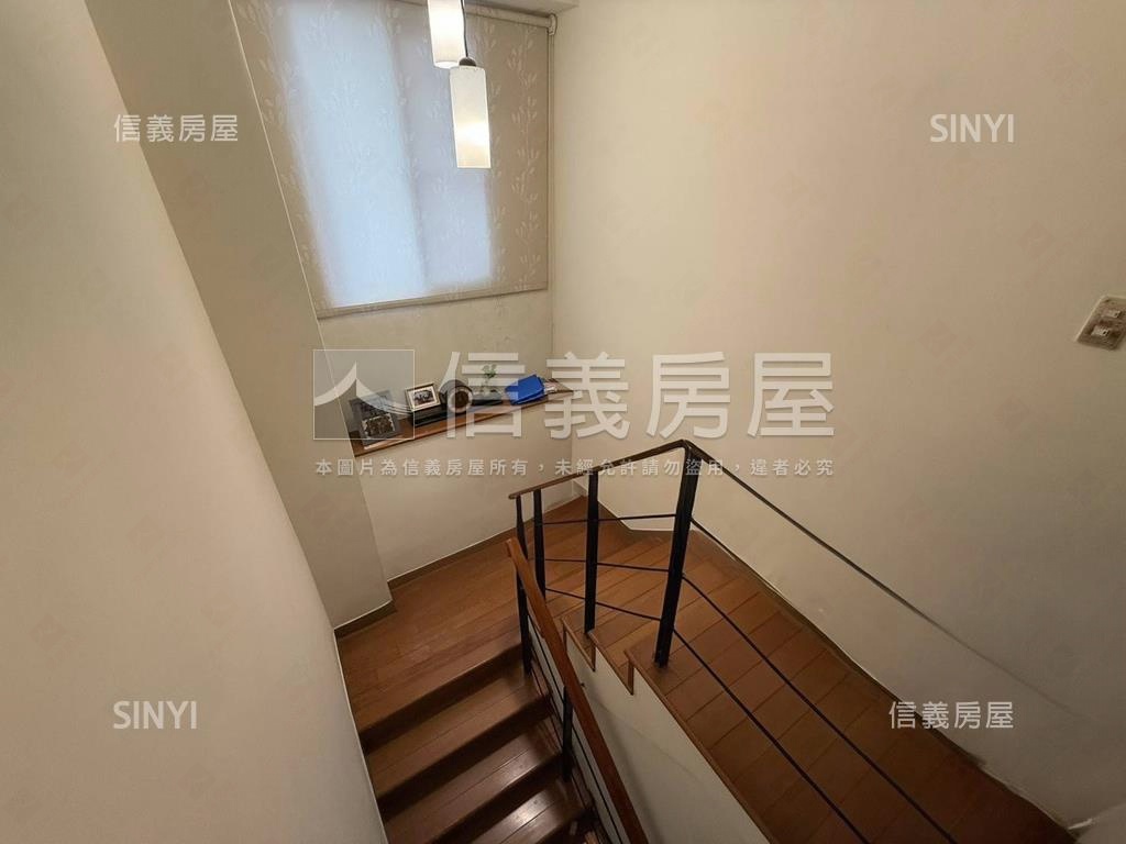 由鉅建設樓中樓四房大平車房屋室內格局與周邊環境