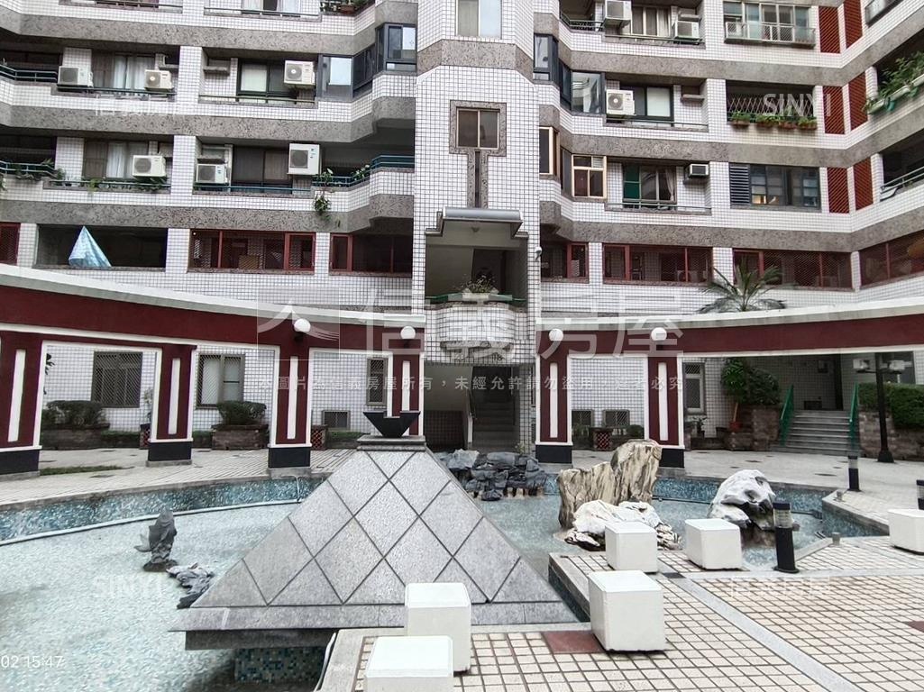 由鉅建設樓中樓四房大平車房屋室內格局與周邊環境