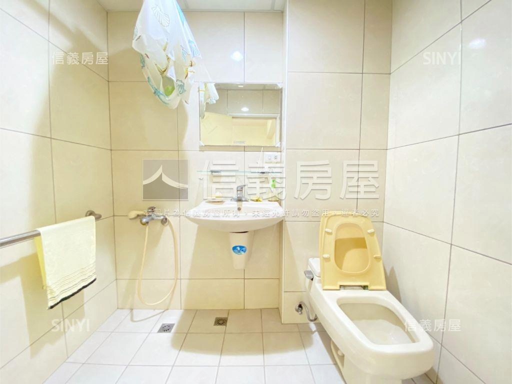 地約６２坪中興華城邊間墅房屋室內格局與周邊環境