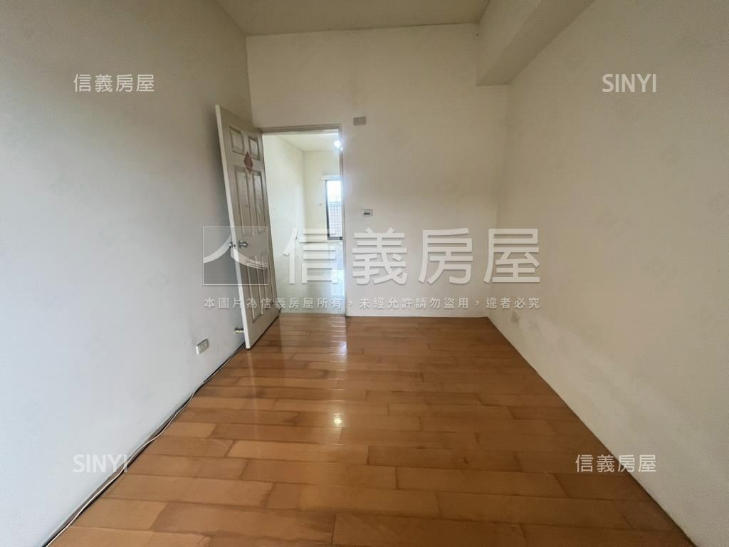 南屯採光三房雙平面車位房屋室內格局與周邊環境