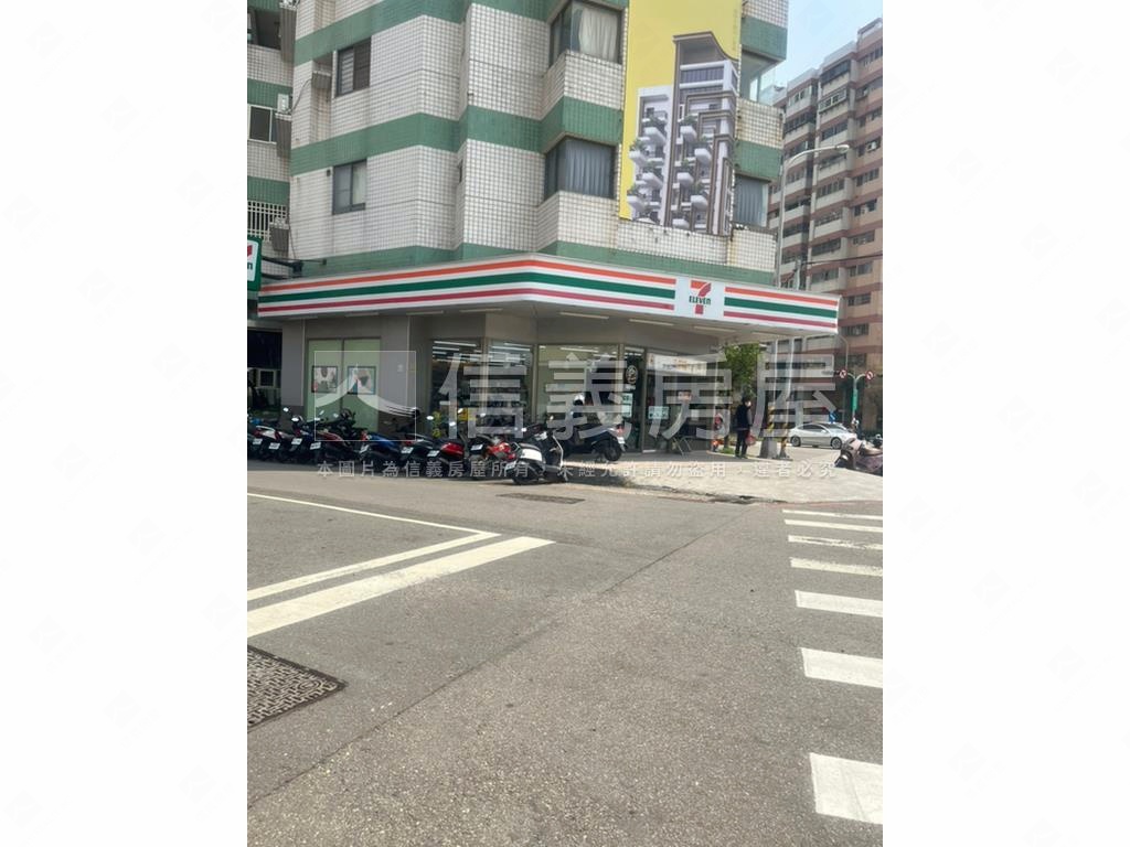 南屯採光三房雙平面車位房屋室內格局與周邊環境