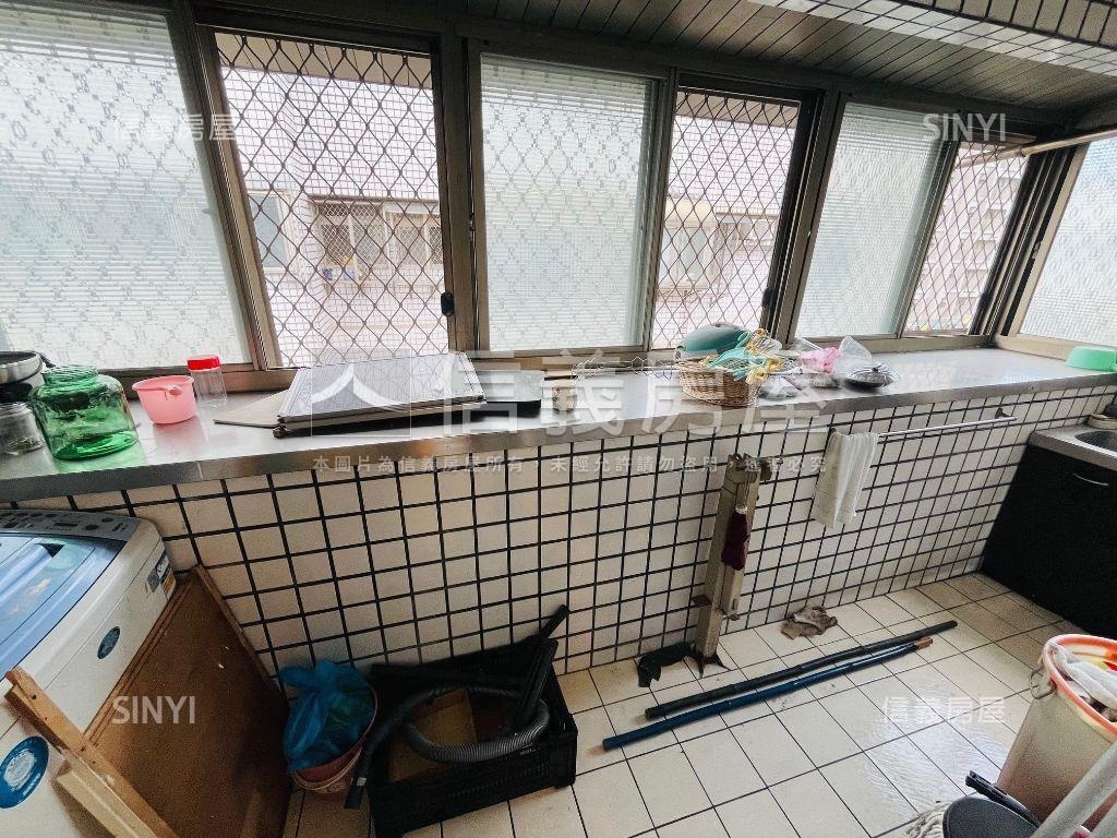 中崙將軍戶雙敦亮四房車位房屋室內格局與周邊環境