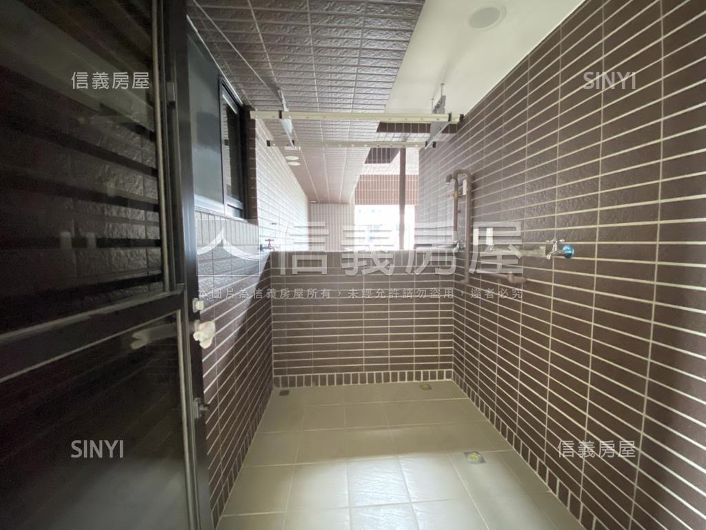 國聚之見大三房雙平車房屋室內格局與周邊環境