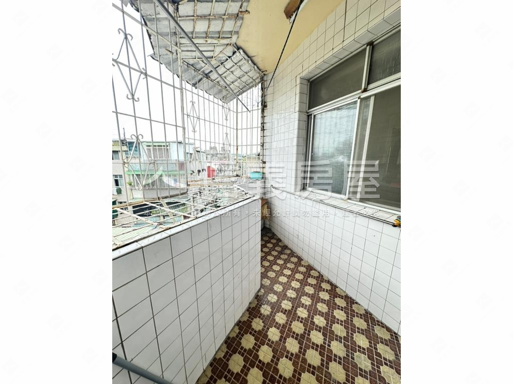 自強新村邊間四房大空間房屋室內格局與周邊環境