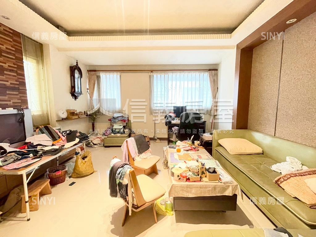 大里震後臨路車庫透天房屋室內格局與周邊環境
