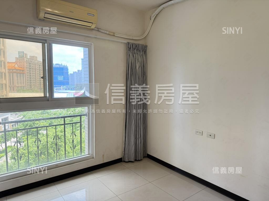 璀璨之都三房車位房屋室內格局與周邊環境