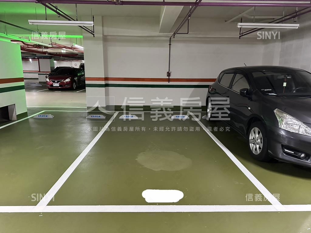 愛瑪市河岸景觀三房車位房屋室內格局與周邊環境