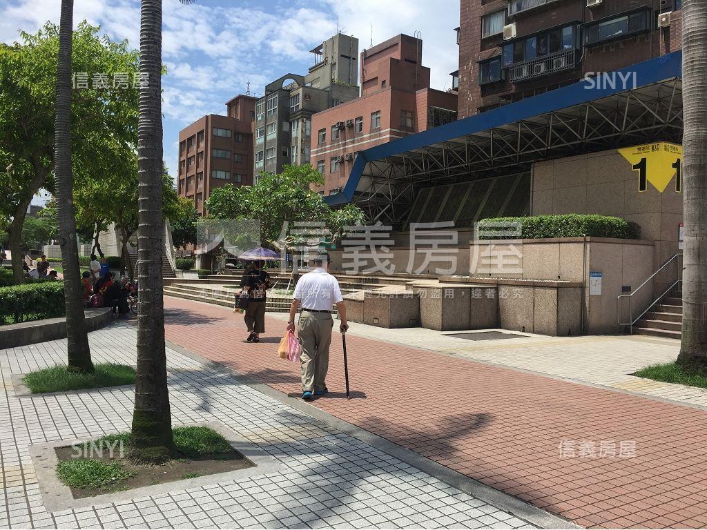 雙連透天空間大房屋室內格局與周邊環境