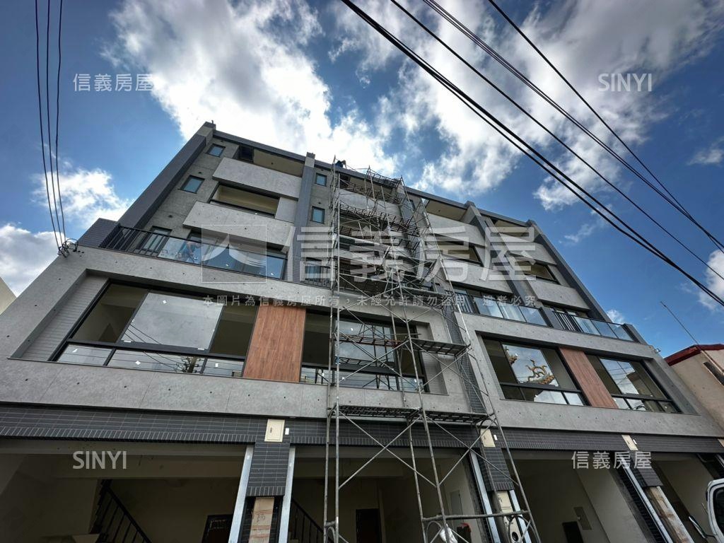 近車站全新臨路店墅Ｃ房屋室內格局與周邊環境