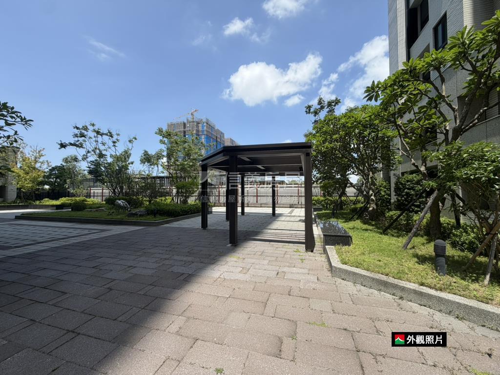 世界巨星景觀四房平車房屋室內格局與周邊環境