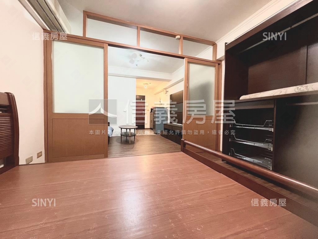 海華區百老匯宮庭優雅美居房屋室內格局與周邊環境