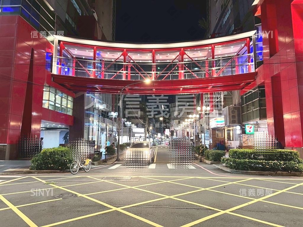 海華區百老匯宮庭優雅美居房屋室內格局與周邊環境